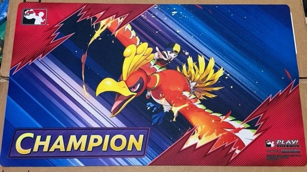 【海外限定】ヒビキのホウオウ　海外　プレイマット Champion 未使用