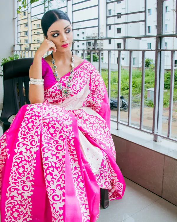 Murshidabad silk hand Batik white and pink saree by Nakshipar