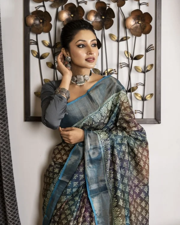 Nakshipar Tussar Saree