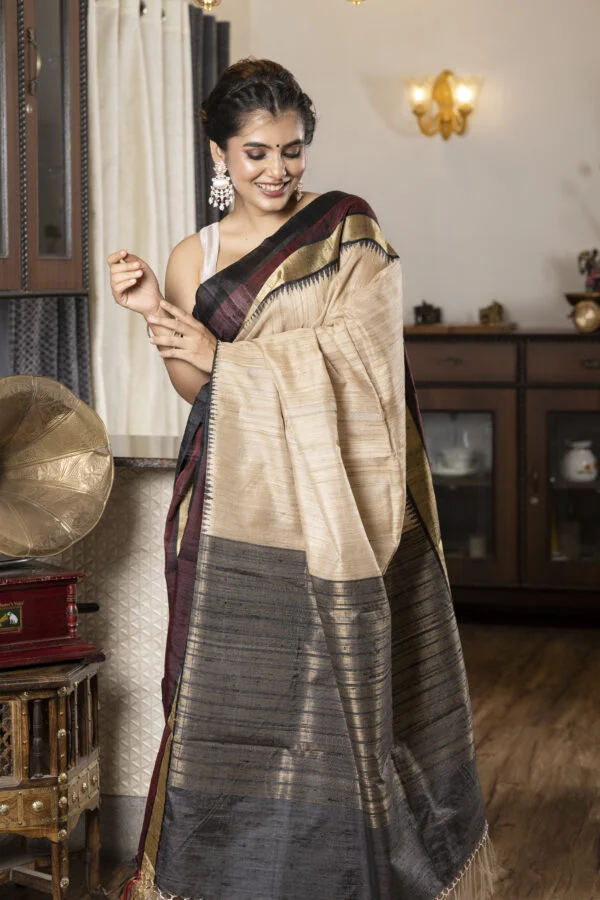 Nakshipar Tussar Saree
